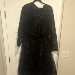 Mac Duggal Black Embellished Floral Long-Sleeved Dress